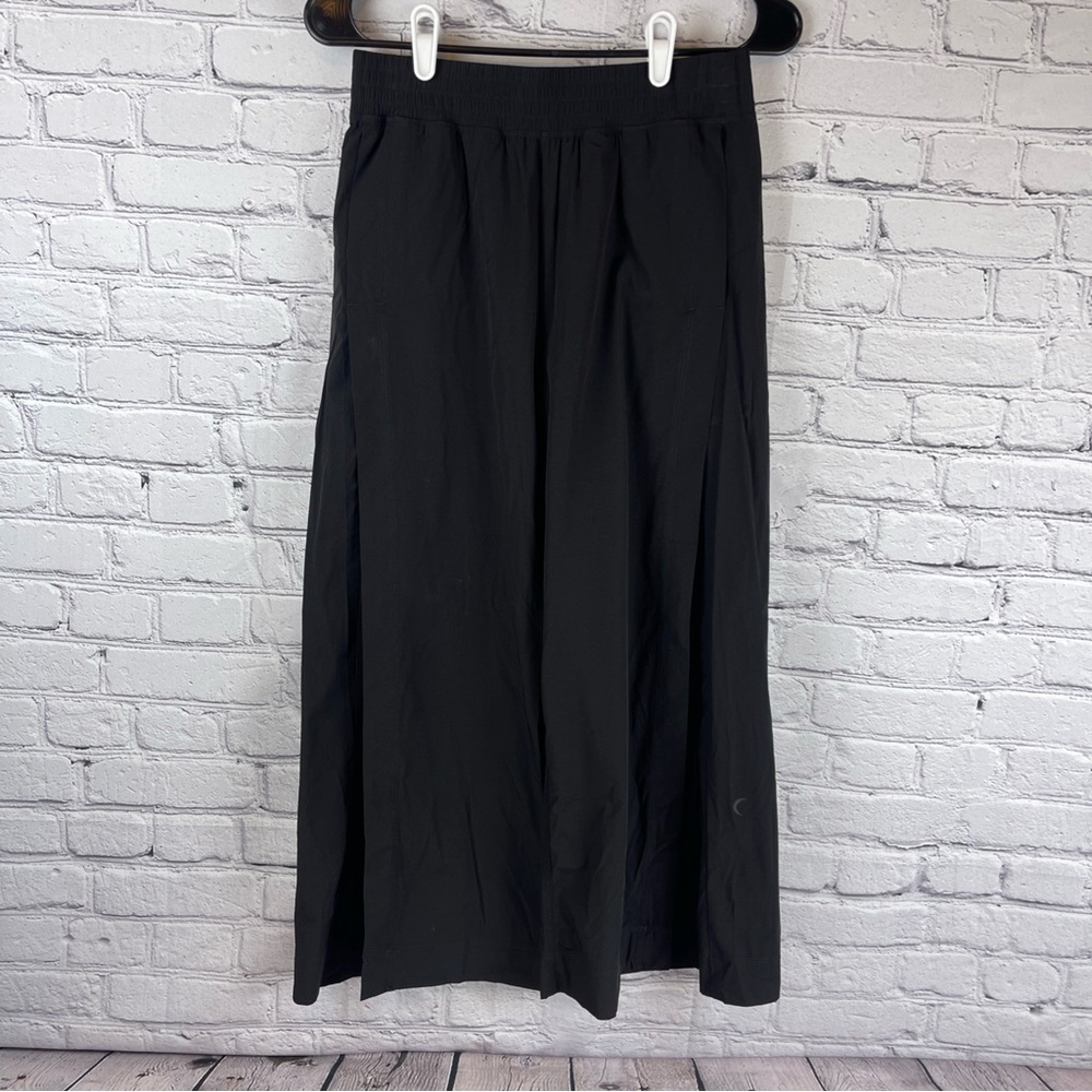 Zyia Yoga Capri Pants Women Medium (26x22.5) Black High Waisted Flare Athleisure